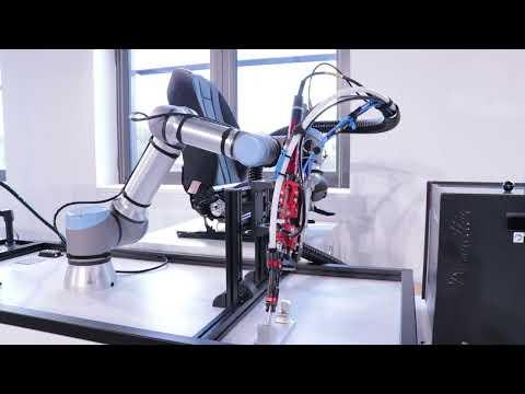 RAPID screw feeder : demo in Showroom